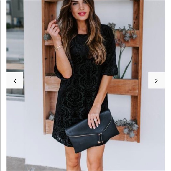 Sadie & Sage Dresses & Skirts - NWT Sadie & Sage black velvet dress large